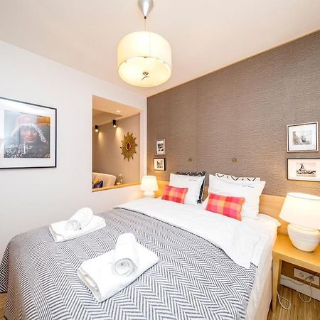 Golden Apartment With Air Condition By Your Freedom Warsaw Ngoại thất bức ảnh