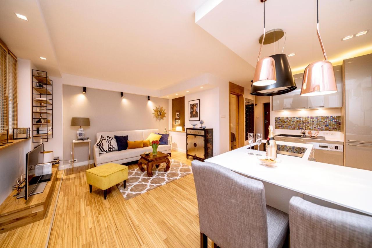 Golden Apartment With Air Condition By Your Freedom Warsaw Ngoại thất bức ảnh