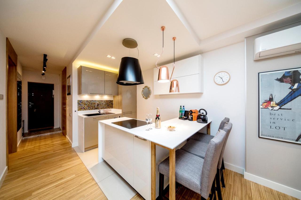Golden Apartment With Air Condition By Your Freedom Warsaw Ngoại thất bức ảnh